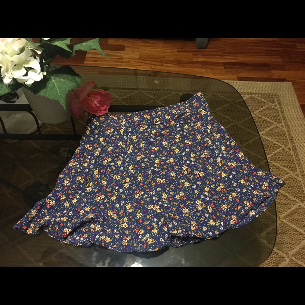 American Eagle short